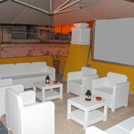 Rocha Prestige - And Konukevi